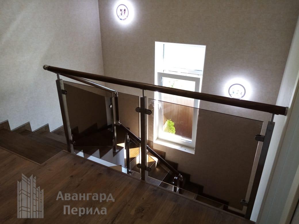 Перила со стеклом на стойках перила со стеклом на стойках 1