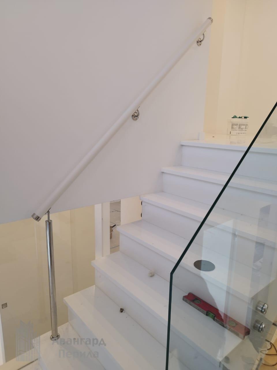 Пристенные поручни из ПВХ Пристенные поручни из ПВХ