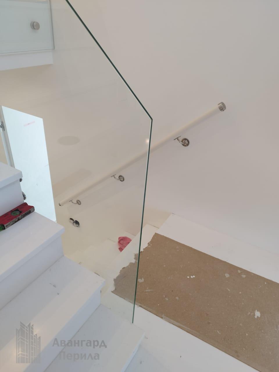 Пристенные поручни из ПВХ Пристенные поручни из ПВХ