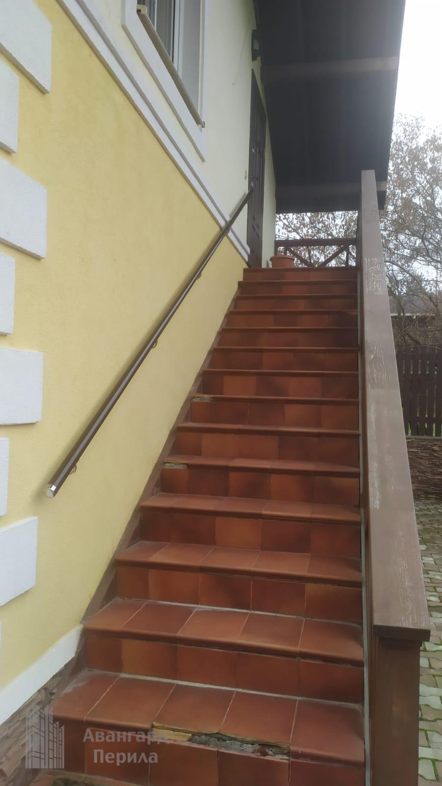 Пристенные поручни из ПВХ Пристенные поручни из ПВХ