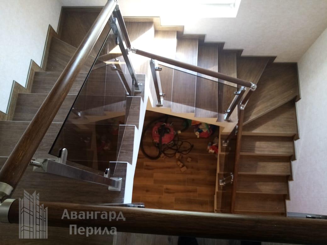 Перила с деревянным поручнем перила с дубовым поручнем 2